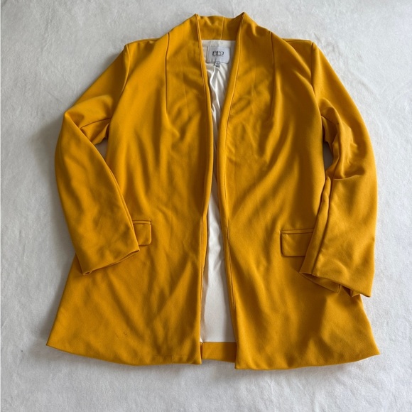 BBJ Los Angeles Jackets & Blazers - BBJ Mustard Yellow Blazer - Size L